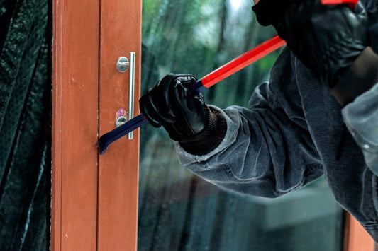 Sicurezza domestica: perché scegliere infissi CR3 in PVC è meglio che mettere le inferriate